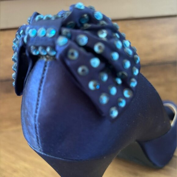 👛 (ANY 2/$25) EXPRESSION Florenz Blu 4.25” Open Toe Heels - Picture 3 of 8